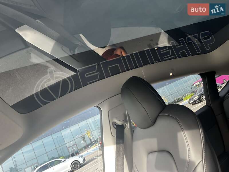 Внедорожник / Кроссовер Tesla Model Y 2021 в Львове