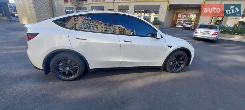 Внедорожник / Кроссовер Tesla Model Y 2020 в Умани