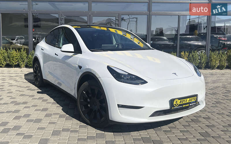 Tesla Model Y 2023