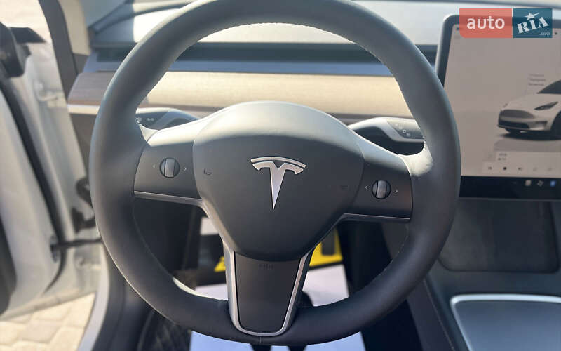 Позашляховик / Кросовер Tesla Model Y 2023 в Мукачевому