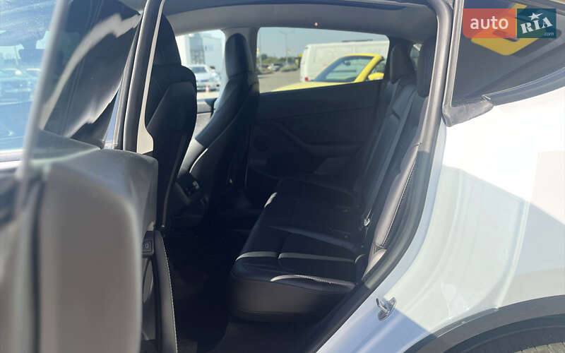 Позашляховик / Кросовер Tesla Model Y 2023 в Мукачевому