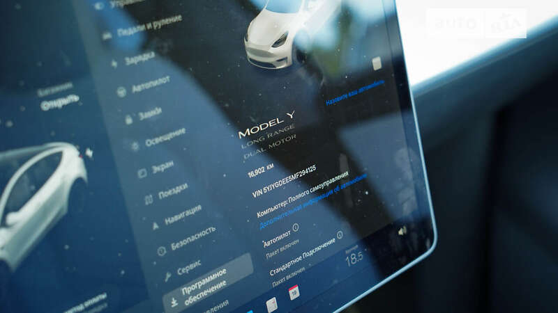 Позашляховик / Кросовер Tesla Model Y 2021 в Чернівцях