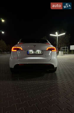 Внедорожник / Кроссовер Tesla Model Y 2023 в 
