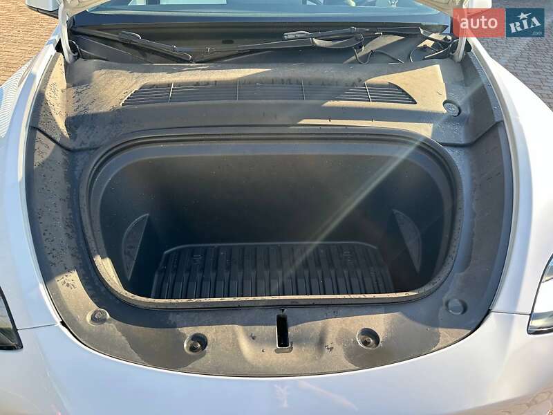 Внедорожник / Кроссовер Tesla Model Y 2021 в Ивано-Франковске