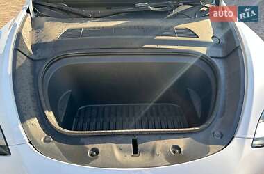 Внедорожник / Кроссовер Tesla Model Y 2021 в 