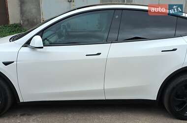 Позашляховик / Кросовер Tesla Model Y 2023 в 