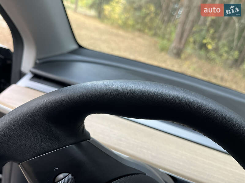 Внедорожник / Кроссовер Tesla Model Y 2021 в Полтаве