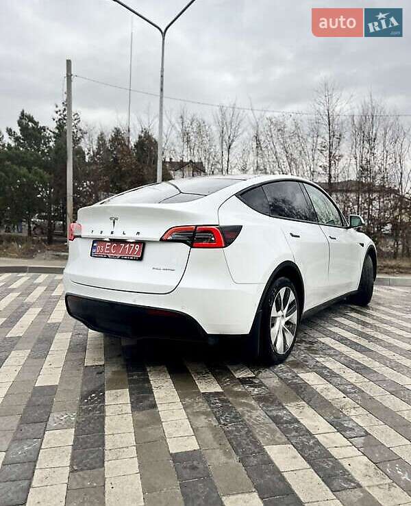 Позашляховик / Кросовер Tesla Model Y 2021 в Києві