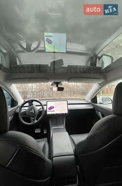 Внедорожник / Кроссовер Tesla Model Y 2021 в Киеве
