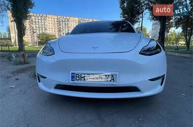 Внедорожник / Кроссовер Tesla Model Y 2021 в 