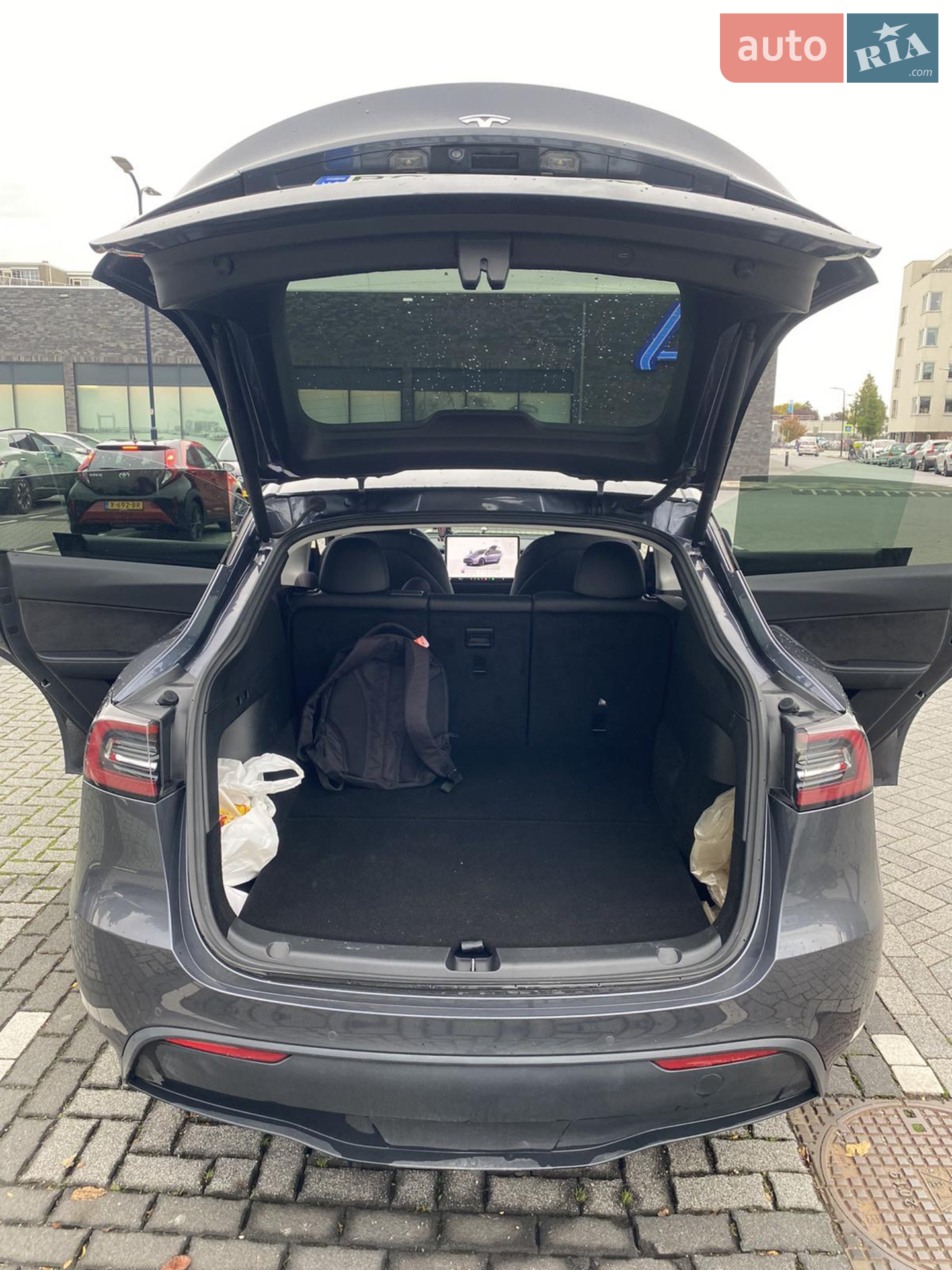 2022 Tesla Model Y - мініатюра 2