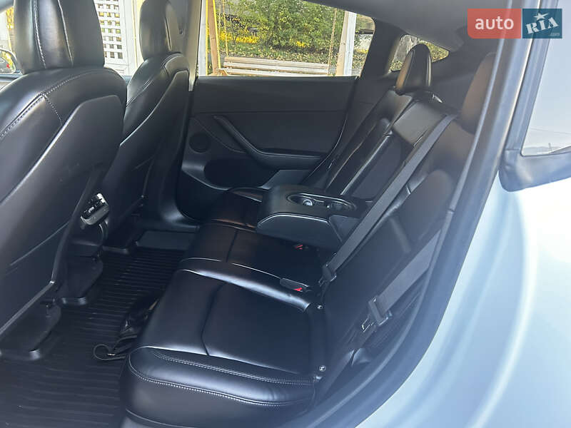 Внедорожник / Кроссовер Tesla Model Y 2022 в Тернополе