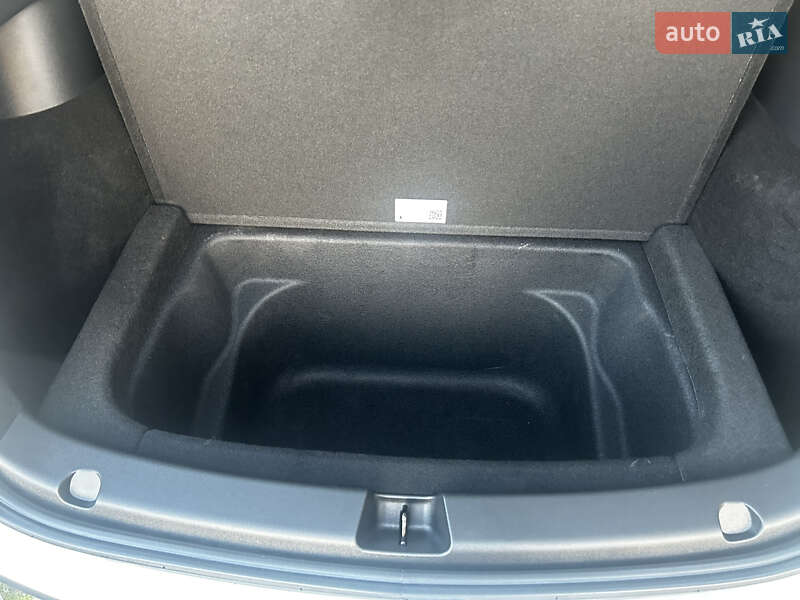 Внедорожник / Кроссовер Tesla Model Y 2022 в Тернополе