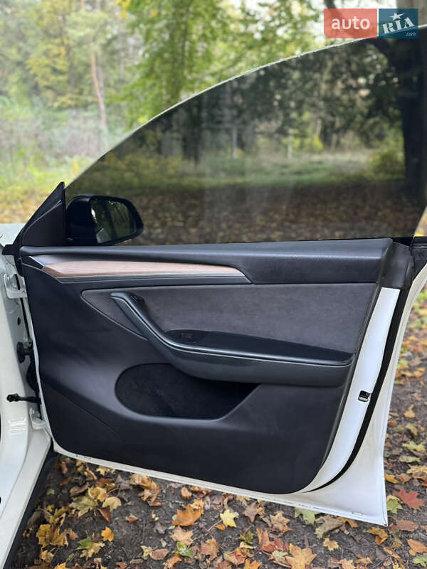 Внедорожник / Кроссовер Tesla Model Y 2022 в Тернополе фото 35 Внедорожник / Кроссовер Tesla Model Y 2022 в Тернополе