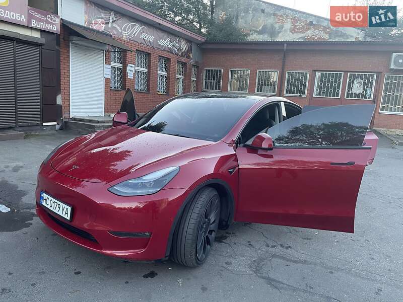 Позашляховик / Кросовер Tesla Model Y 2021 в Львові
