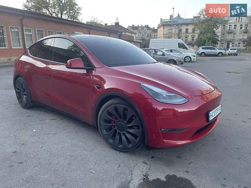 Позашляховик / Кросовер Tesla Model Y 2021 в Львові