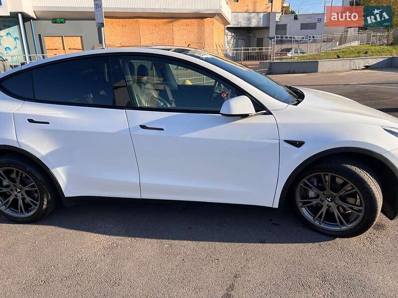 Позашляховик / Кросовер Tesla Model Y 2021 в Вінниці