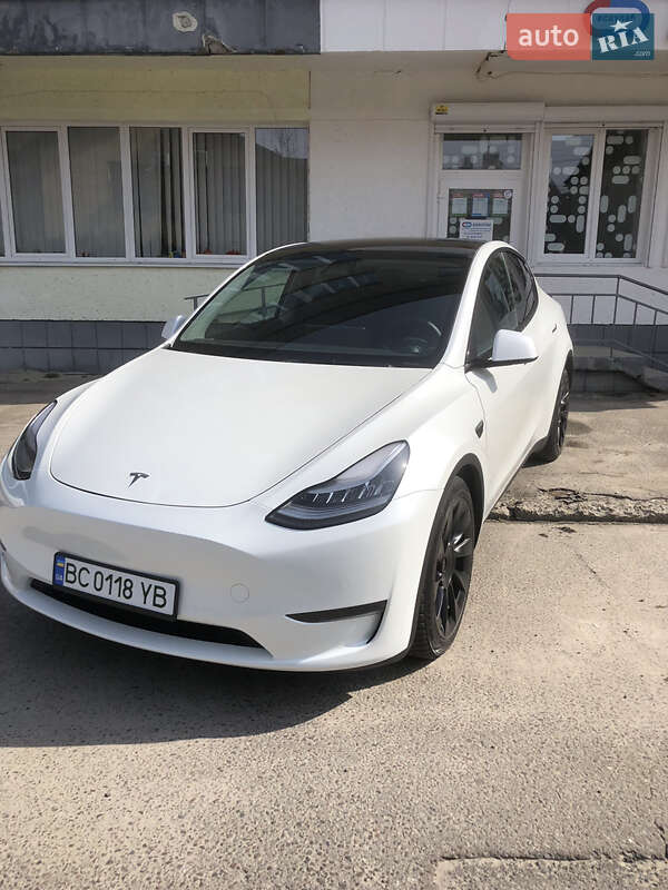 Tesla Model Y 2021