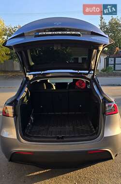 Внедорожник / Кроссовер Tesla Model Y 2023 в 