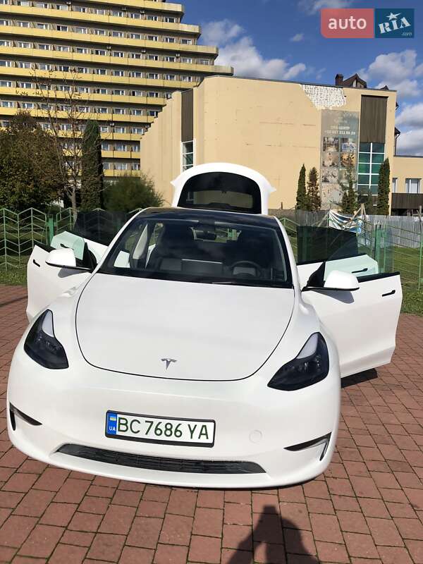 Внедорожник / Кроссовер Tesla Model Y 2023 в Трускавце