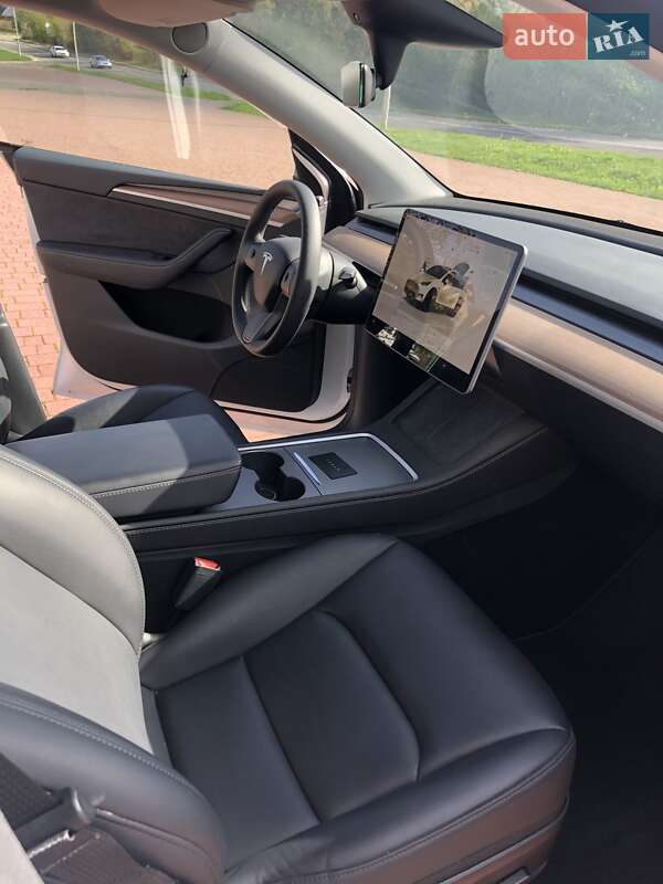 Внедорожник / Кроссовер Tesla Model Y 2023 в Трускавце