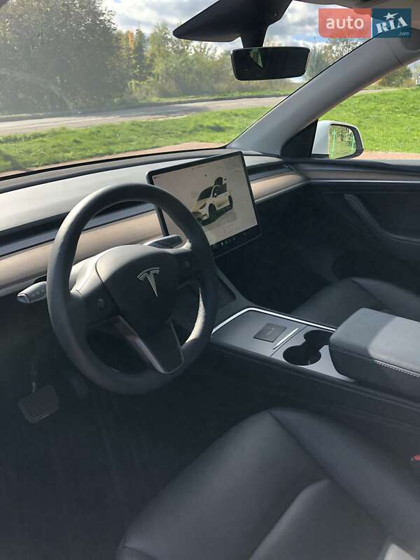 Внедорожник / Кроссовер Tesla Model Y 2023 в Трускавце