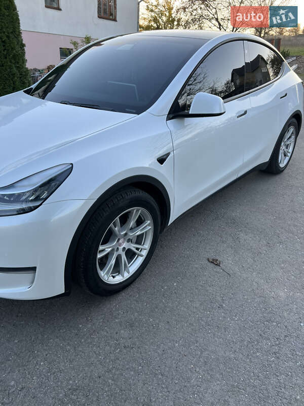 Внедорожник / Кроссовер Tesla Model Y 2020 в Ивано-Франковске