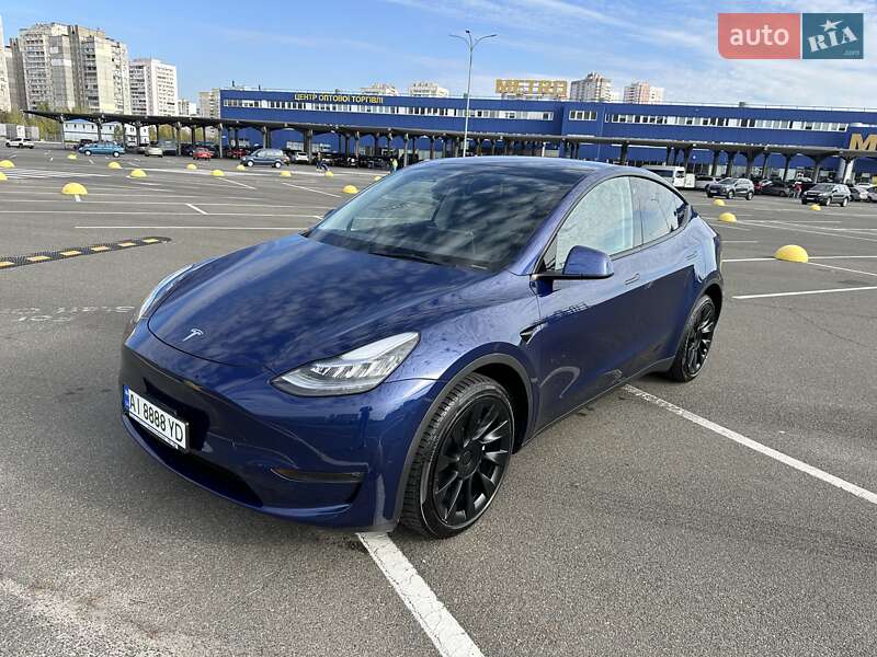 Внедорожник / Кроссовер Tesla Model Y 2023 в Киеве