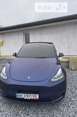 Внедорожник / Кроссовер Tesla Model Y 2023 в Ровно