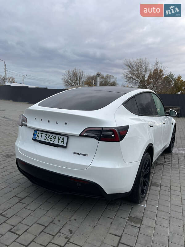 Позашляховик / Кросовер Tesla Model Y 2021 в Івано-Франківську