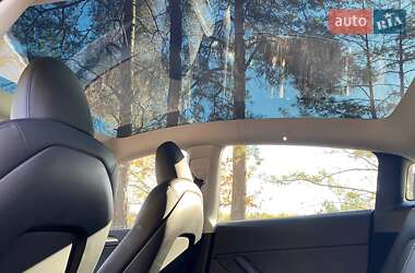 Позашляховик / Кросовер Tesla Model Y 2023 в 