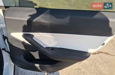 Позашляховик / Кросовер Tesla Model Y 2021 в Новомосковську