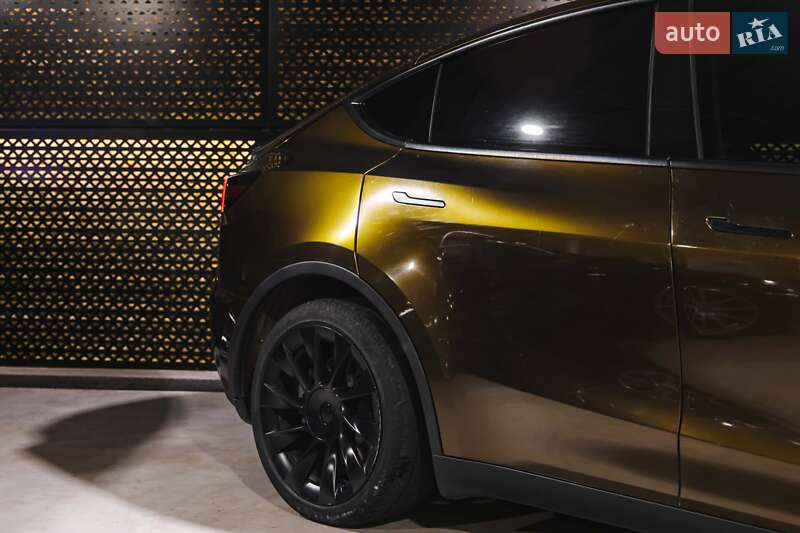 Позашляховик / Кросовер Tesla Model Y 2021 в Луцьку