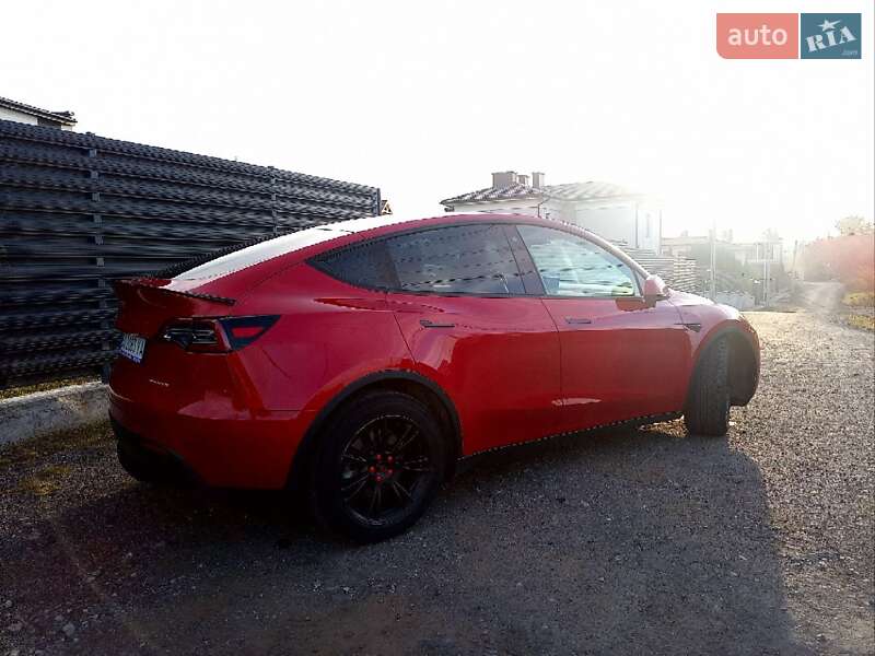 Tesla Model Y 2021