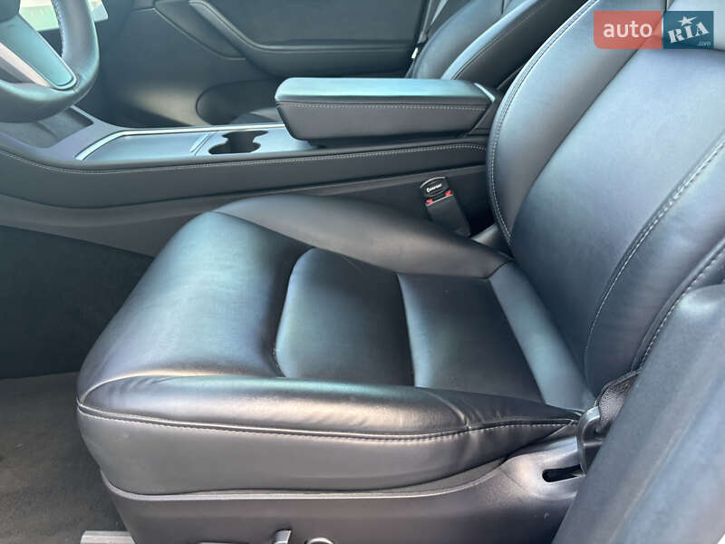 Внедорожник / Кроссовер Tesla Model Y 2021 в Запорожье