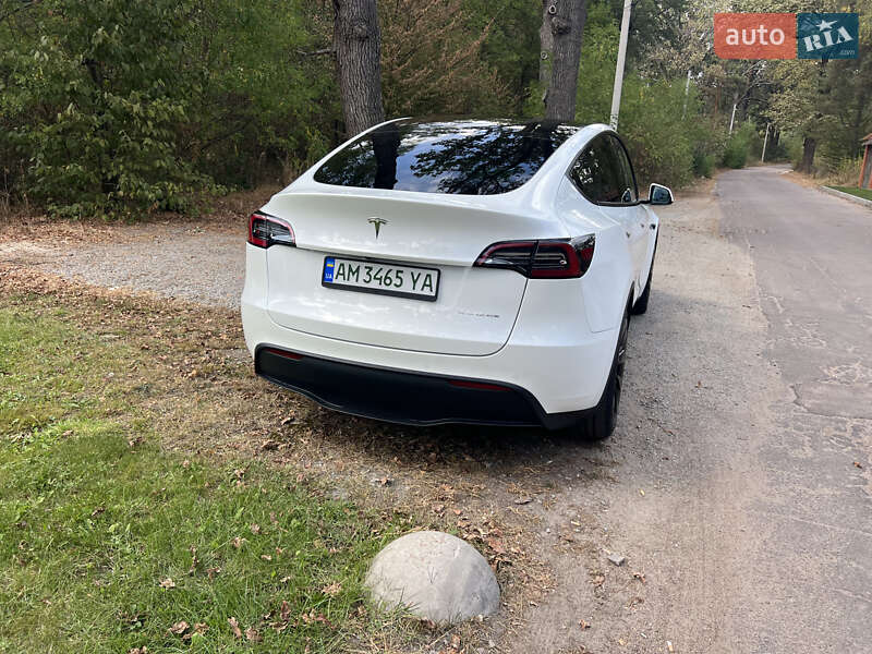 Tesla Model Y 2022