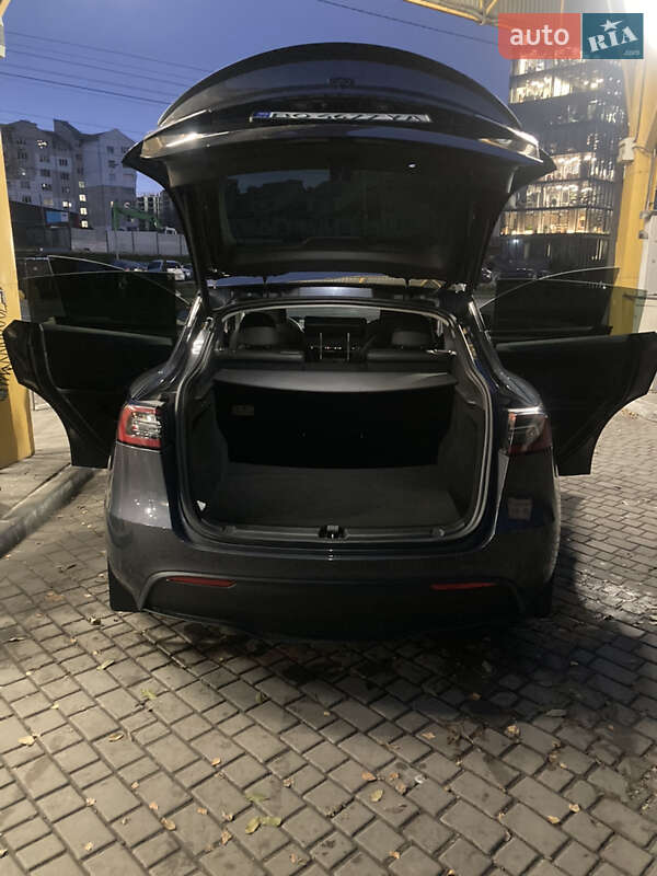 Позашляховик / Кросовер Tesla Model Y 2023 в Тернополі