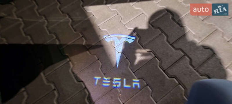 Позашляховик / Кросовер Tesla Model Y 2023 в Тернополі