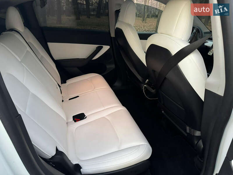 Позашляховик / Кросовер Tesla Model Y 2021 в Чернівцях фото 7 Позашляховик / Кросовер Tesla Model Y 2021 в Чернівцях