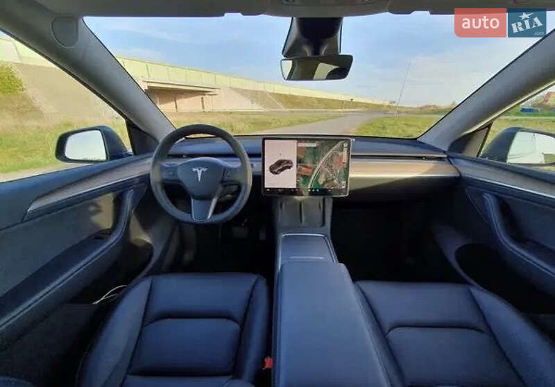 Внедорожник / Кроссовер Tesla Model Y 2023 в Киеве