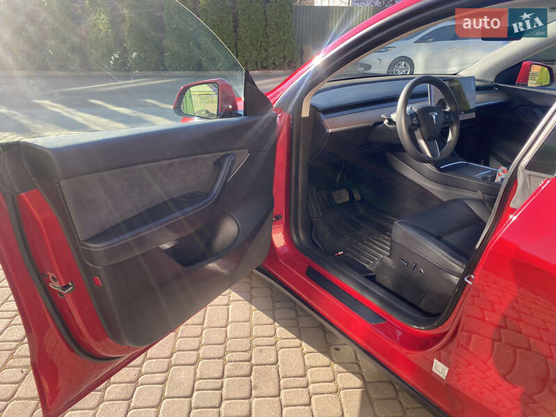 Позашляховик / Кросовер Tesla Model Y 2021 в Львові