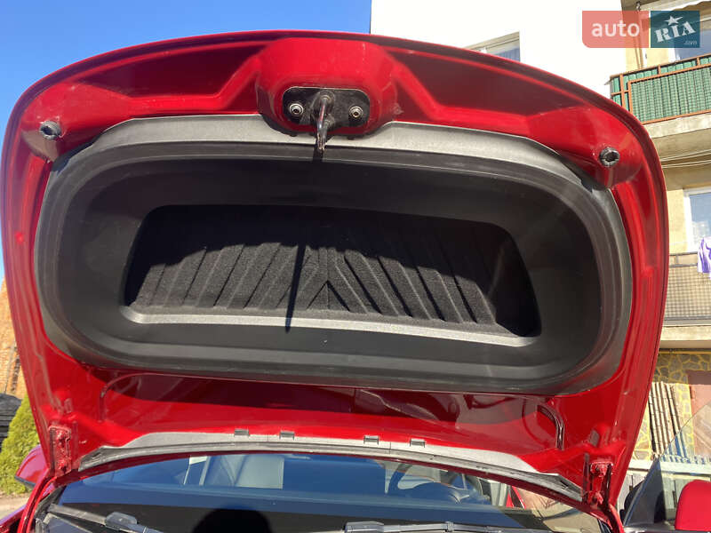 Позашляховик / Кросовер Tesla Model Y 2021 в Львові