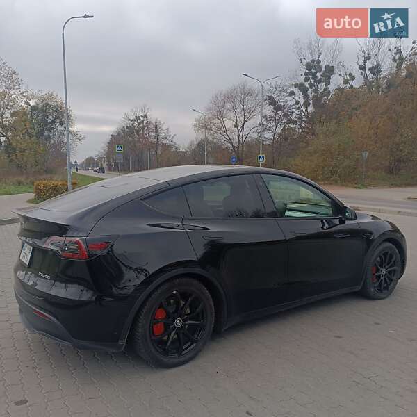 Позашляховик / Кросовер Tesla Model Y 2022 в Львові