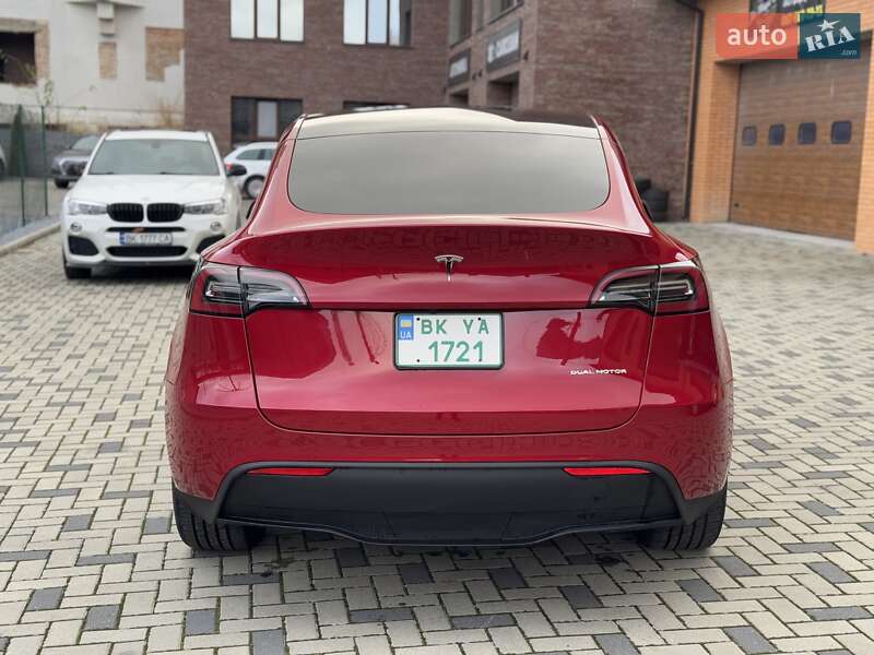 Внедорожник / Кроссовер Tesla Model Y 2023 в Ровно