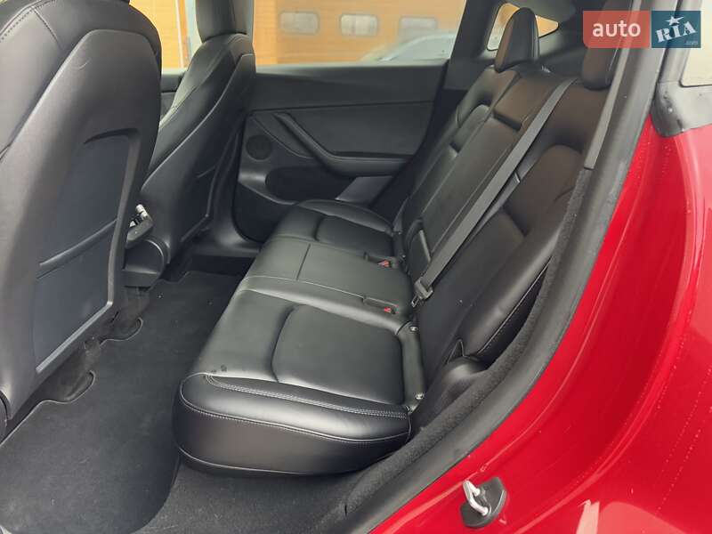 Внедорожник / Кроссовер Tesla Model Y 2023 в Ровно