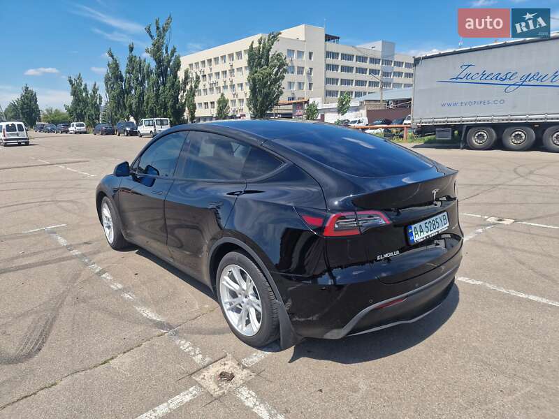 Позашляховик / Кросовер Tesla Model Y 2021 в Києві
