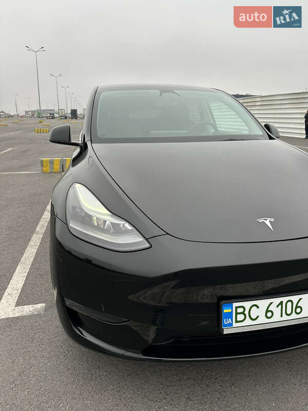 Внедорожник / Кроссовер Tesla Model Y 2023 в Львове