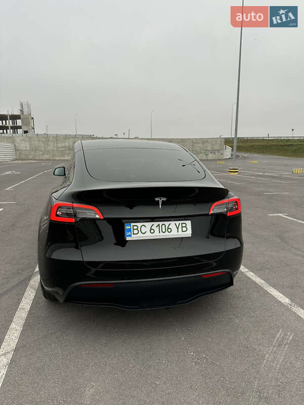 Внедорожник / Кроссовер Tesla Model Y 2023 в Львове