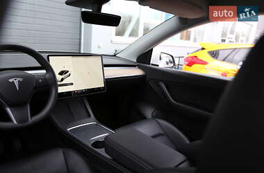Внедорожник / Кроссовер Tesla Model Y 2021 в 