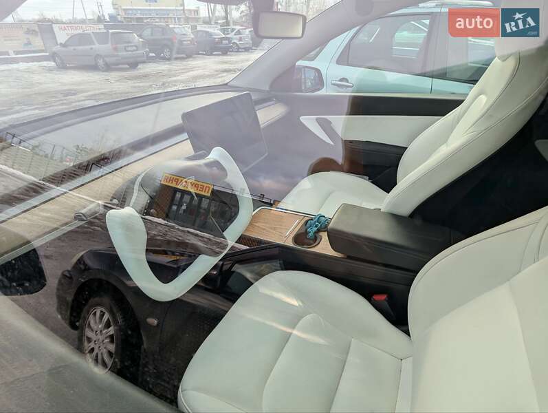 Внедорожник / Кроссовер Tesla Model Y 2021 в Киеве